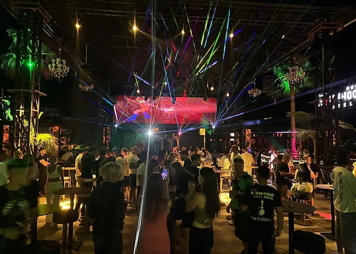 Club Robin Hood فندق 4*