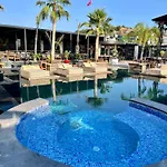 Club Robin Hood Ξενοδοχείο 4*