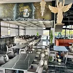 Готель Club Robin Hood