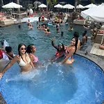 Club Robin Hood Ξενοδοχείο Αλάνια