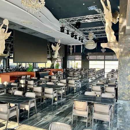 Club Robin Hood Hotell 4*