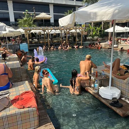 Club Robin Hood Otel 4*