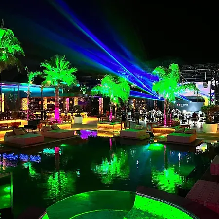 Club Robin Hood Hotell 4*