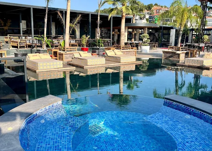 Club Robin Hood Szálloda 4*