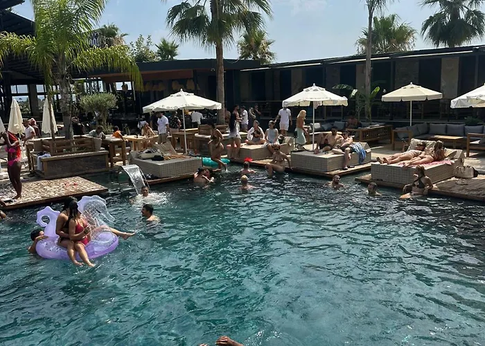 Club Robin Hood Szálloda Alanya