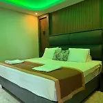 Club Robin Hood מלון 4*